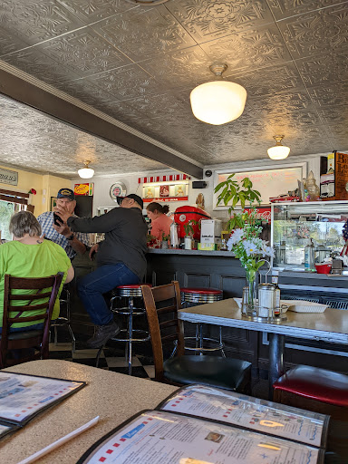 Family Restaurant «Reminisce Soda Fountain», reviews and photos, 3013 Main St, Caledonia, NY 14423, USA