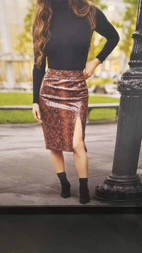 Shopping Mall «North Riverside Park Mall», reviews and photos, 7501 W Cermak Rd, N Riverside, IL 60546, USA