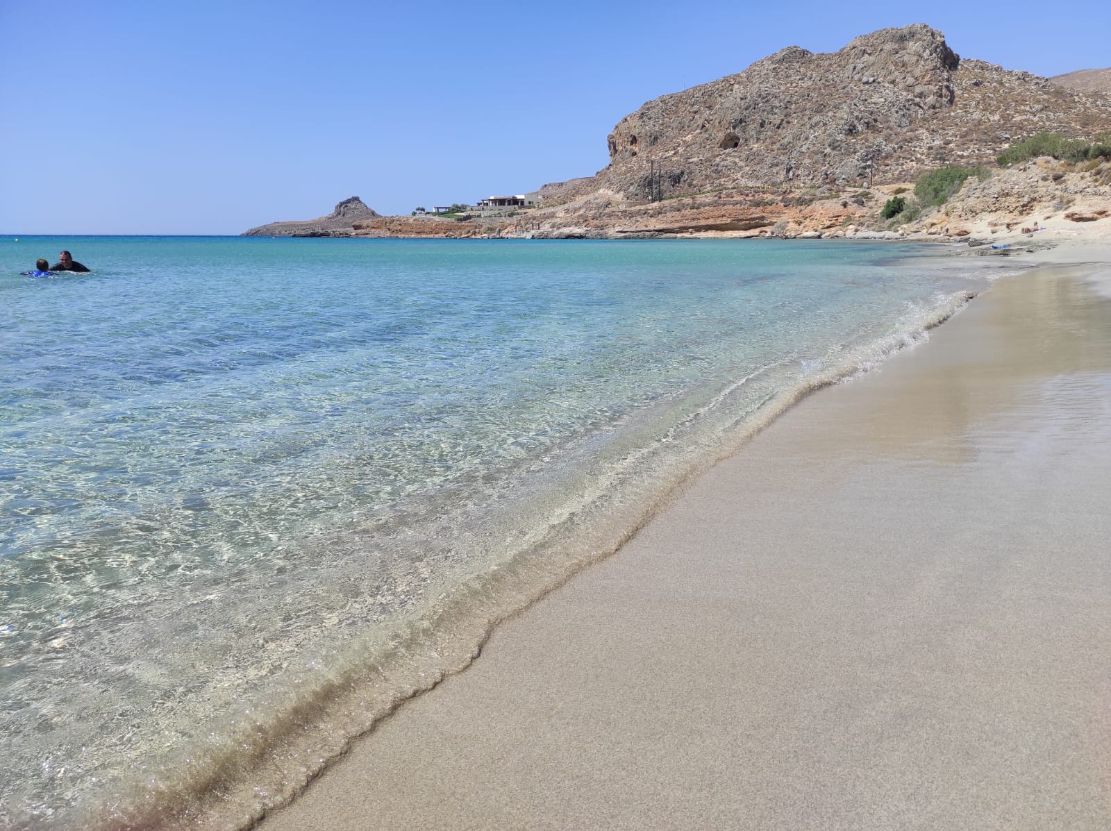 Foto von Xerokampos beach mit türkisfarbenes wasser Oberfläche