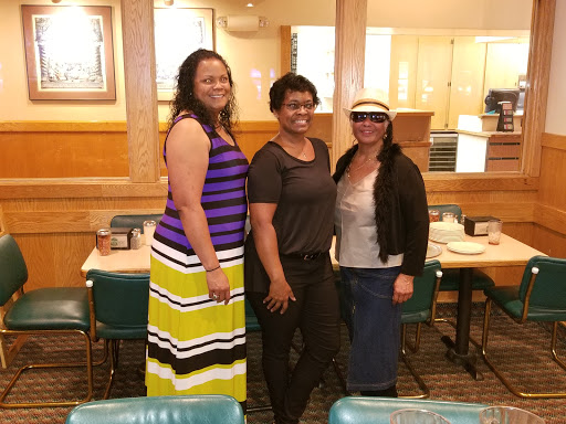 Pizza Restaurant «Round Table Pizza», reviews and photos, 8499 Old Redwood Hwy, Windsor, CA 95492, USA