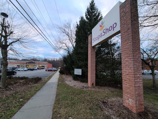 Grocery Store «Stop & Shop», reviews and photos, 400 Demarest Ave, Closter, NJ 07624, USA