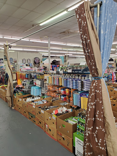 Flea Market «Streetsboro Flea Market - Furniture, Antiques, Collectibles», reviews and photos, 1513 Streetsboro Rd, Streetsboro, OH 44241, USA