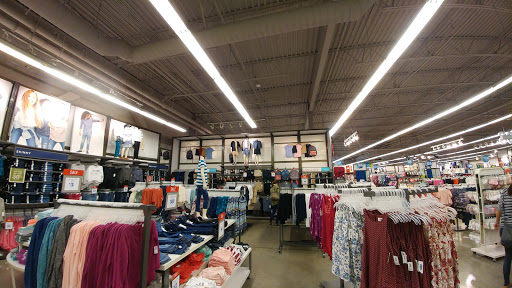 Clothing Store «Old Navy», reviews and photos, 5625 Bay St, Emeryville, CA 94608, USA
