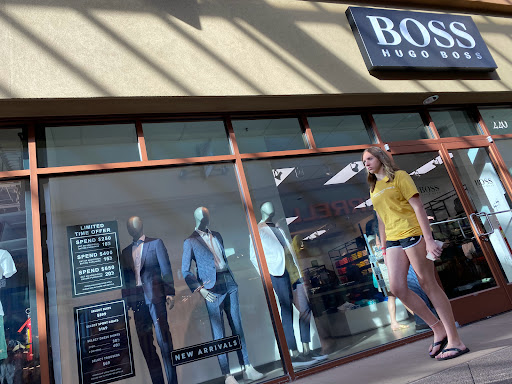 Shopping Mall «Woodburn Premium Outlets», reviews and photos, 1001 N Arney Rd, Woodburn, OR 97071, USA