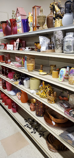 Thrift Store «Lakewood Goodwill», reviews and photos, 6002 Mt Tacoma Dr SW, Tacoma, WA 98499, USA