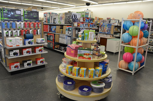 Home Goods Store «Yard Sale USA», reviews and photos, 562 Nissan Dr, Smyrna, TN 37167, USA