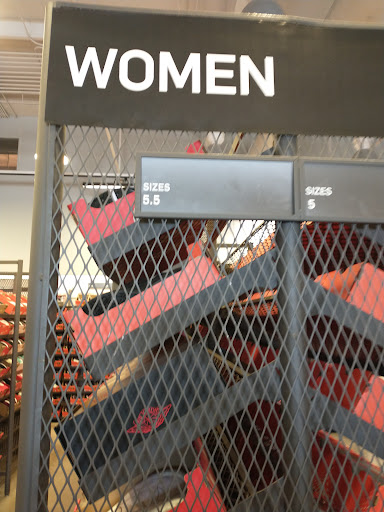 Clothing Store «Nike Factory Store», reviews and photos, 243 Tanger Dr Suite 243, Williamsburg, IA 52361, USA