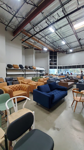 Poly & Bark Outlet Store image
