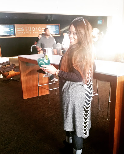 Movie Theater «Studio Movie Grill», reviews and photos, 2880 Holcomb Bridge Rd, Alpharetta, GA 30022, USA