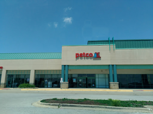 Pet Supply Store «Petco Animal Supplies», reviews and photos, 436 E Rollins Rd, Round Lake Beach, IL 60073, USA