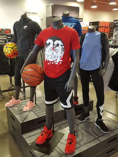 Clothing Store «Nike Factory Store», reviews and photos, 1475 N Burkhart Rd Suite C-200, Howell, MI 48855, USA