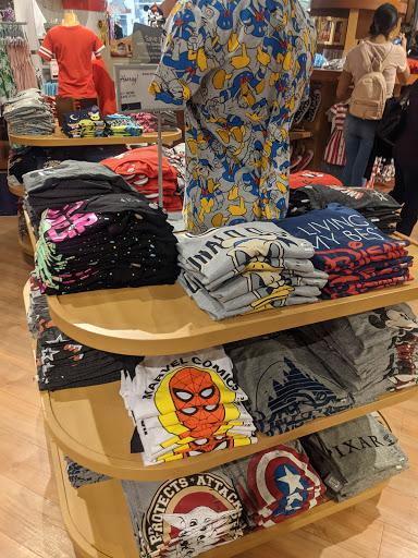 Toy Store «Disney Store», reviews and photos, 350 W Hillcrest Dr, Thousand Oaks, CA 91360, USA