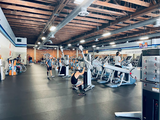 Health Club «Crunch - Lakewood», reviews and photos, 5815 Bellflower Blvd, Lakewood, CA 90713, USA