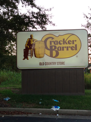 American Restaurant «Cracker Barrel Old Country Store», reviews and photos, 4700 Portsmouth Blvd, Chesapeake, VA 23321, USA