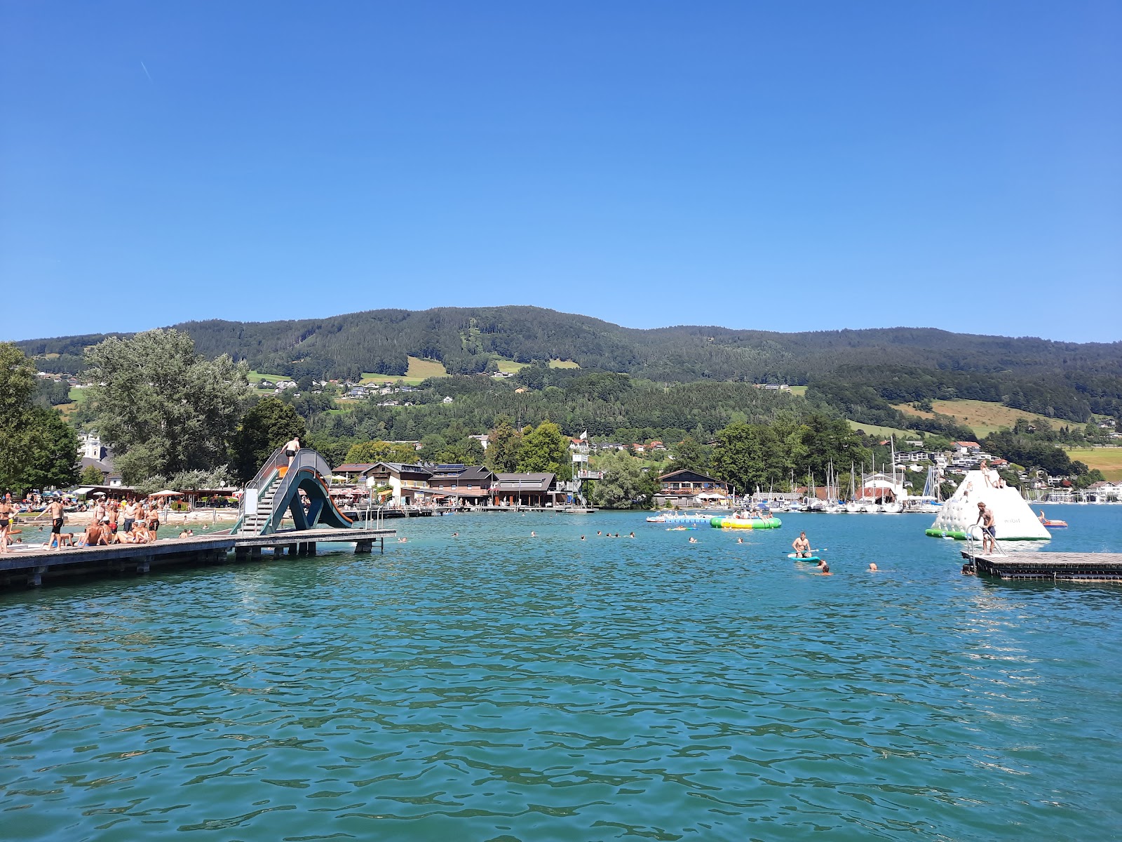 Alpenseebad Mondsee Plajı'in fotoğrafı - Çocuklu aile gezginleri için önerilir