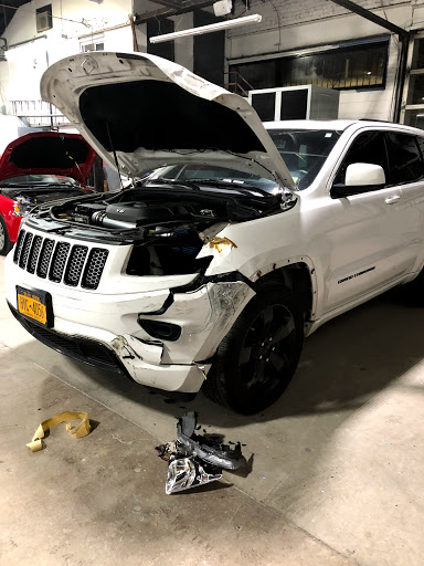 Auto Body Shop «Renzo Auto Collision and Repair», reviews and photos, 265 E 3rd St, Mt Vernon, NY 10553, USA