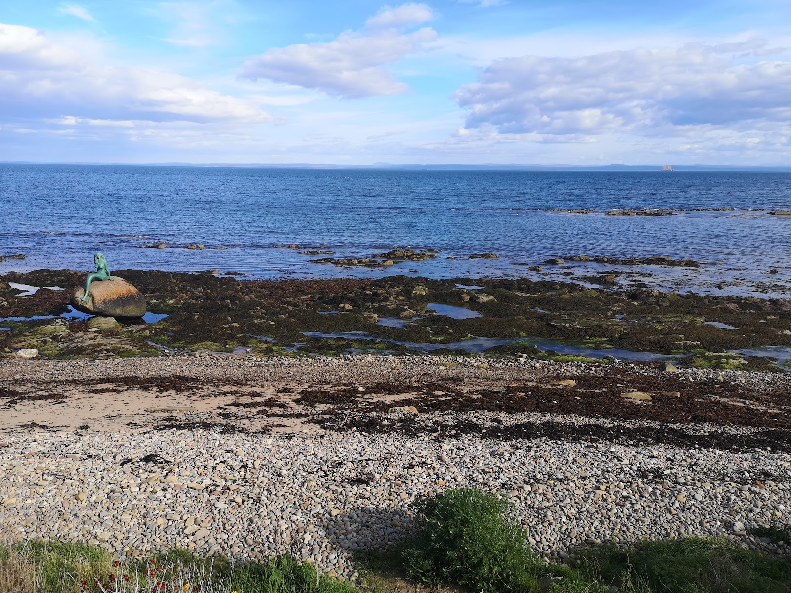 Foto av Mermaid of the North Beach - populär plats bland avkopplingskännare