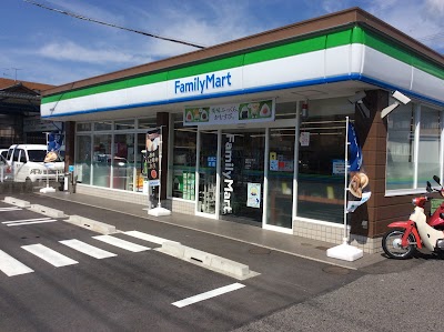 ファミリーマート 東梅坪店