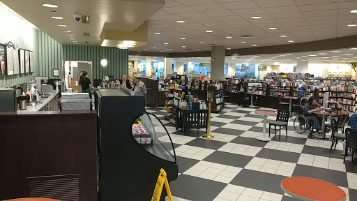 Book Store «Barnes & Noble Booksellers The Parks at Arlington Mall», reviews and photos, 3881 S Cooper St #2027, Arlington, TX 76015, USA