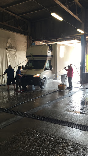 J & M Truck Wash en Melrose Park