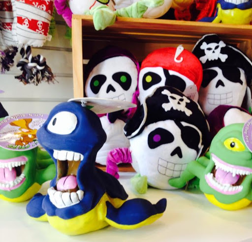 Pet Supply Store «Green Pet Supply», reviews and photos, 315 N Bishop Ave, Dallas, TX 75208, USA