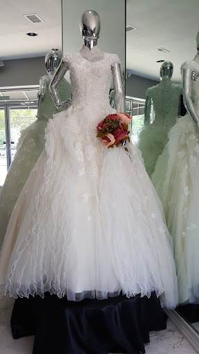Bridal Shop «Crystal Wedding Gown», reviews and photos, 4111 Oechsli Ave, Louisville, KY 40207, USA