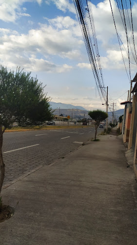 Opiniones de Seminario Mayor Nuestra Señora de la Esperanza en Ibarra - Escuela