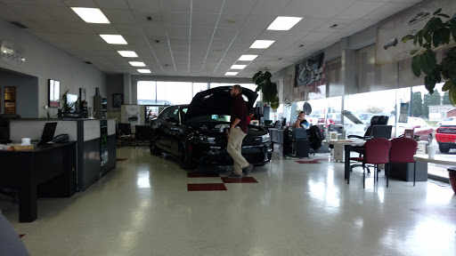 Car Dealer «Dan Hatfield Chrysler Jeep Dodge», reviews and photos, 245 Lafayette Rd, London, OH 43140, USA