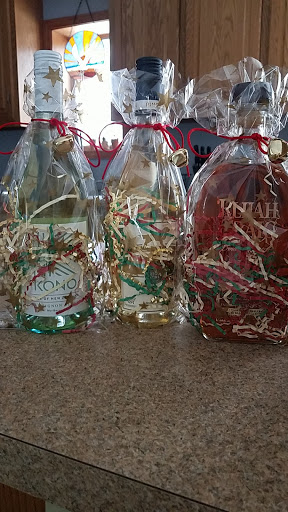 Liquor Store «Country Roads Wine & Spirits», reviews and photos, 8 Hebron Rd, Marlborough, CT 06447, USA