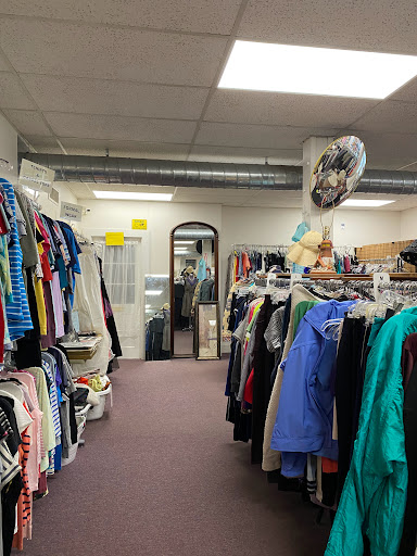 Thrift Store «Andover Thrift Shop», reviews and photos, 10 Park St, Andover, MA 01810, USA
