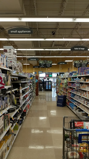 Grocery Store «Kroger», reviews and photos, 21555 21 Mile Rd, Macomb, MI 48044, USA