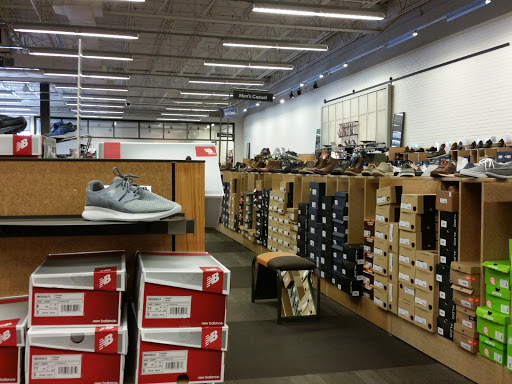Shoe Store «DSW Designer Shoe Warehouse», reviews and photos, 2485 Richmond Ave, Staten Island, NY 10314, USA