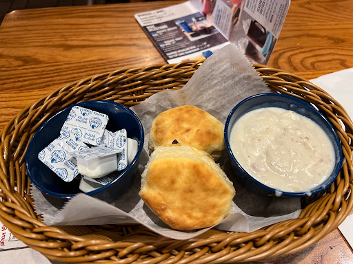 American Restaurant «Cracker Barrel Old Country Store», reviews and photos, 800 N Interstate Dr, Norman, OK 73072, USA
