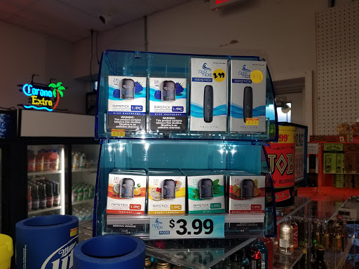 Liquor Store «Discount Liquors», reviews and photos, 653 Big Bend Rd, Ballwin, MO 63021, USA