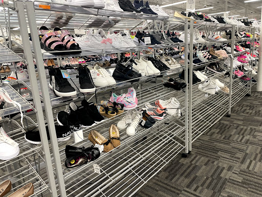 Clothing Store «Burlington Coat Factory», reviews and photos, 800 Barnum Avenue Cutoff, Stratford, CT 06614, USA
