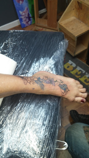 Tattoo Shop «Pearl City Tattoo», reviews and photos, 229 E 2nd St, Muscatine, IA 52761, USA