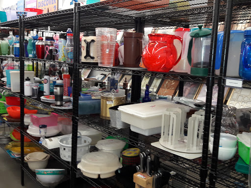 Thrift Store «99th & Camelback Goodwill Retail Store & Donation Center», reviews and photos, 10005 W Camelback Rd, Phoenix, AZ 85037, USA