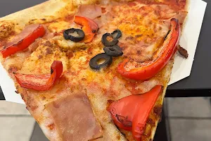 Deli Pizza image