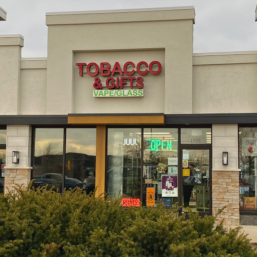 Tobacco Shop «Tobacco & Gift», reviews and photos, 1556 E Main St, St Charles, IL 60174, USA