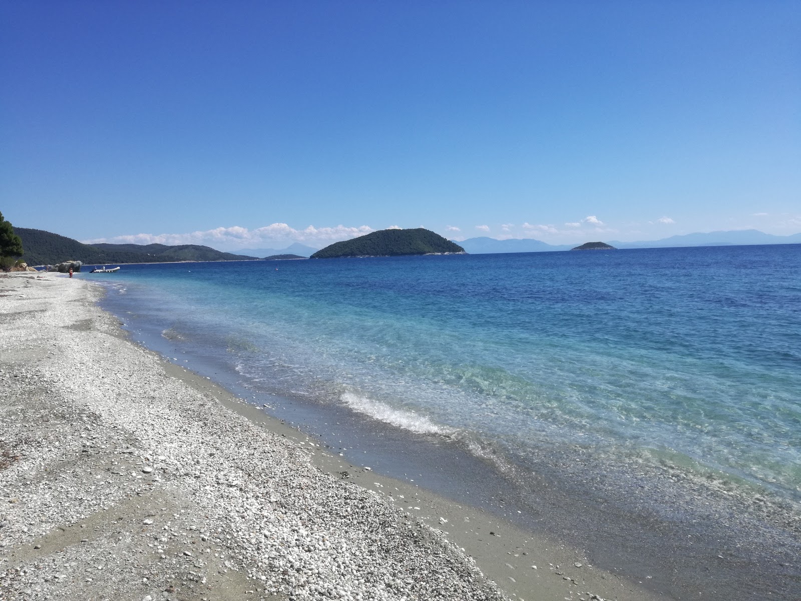 Kalyves beach的照片 带有碧绿色纯水表面