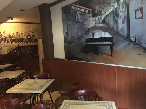 Información y opiniones sobre Amadeus Cafeteria y copas de Bollullos Par Del Condado