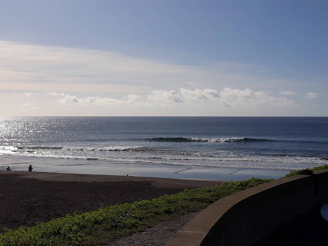 Ride with the Wave Surf School Azores - Escola