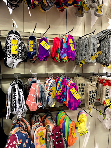 Shoe Store «DSW Designer Shoe Warehouse», reviews and photos, 23171 W Outer Dr, Allen Park, MI 48101, USA