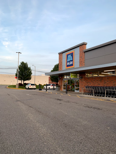 Supermarket «ALDI», reviews and photos, 120 S Cleveland Massillon Rd, Akron, OH 44313, USA