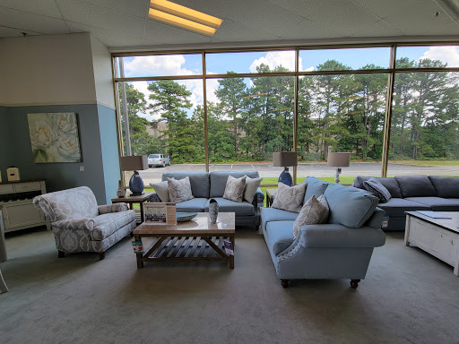 Furniture Store «Raymour & Flanigan Furniture and Mattress Store», reviews and photos, 6115 E Black Horse Pike, Egg Harbor Township, NJ 08234, USA