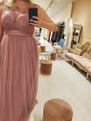Stores to buy party dresses Montreal