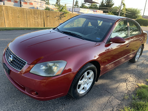 Used Car Dealer «Luxury Cars Xchange», reviews and photos, 15523 Weber Rd #103, Lockport, IL 60441, USA