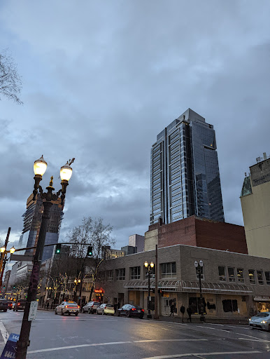 Movie Theater «Regal Cinemas Fox Tower 10», reviews and photos, 846 SW Park Ave, Portland, OR 97205, USA