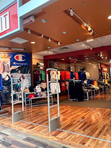 Shopping Mall «Menlo Park Mall», reviews and photos, 55 Parsonage Rd, Edison, NJ 08837, USA