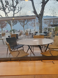 Atmosphère du Restaurant Brasserie Les Quais à Aix-les-Bains - n°5